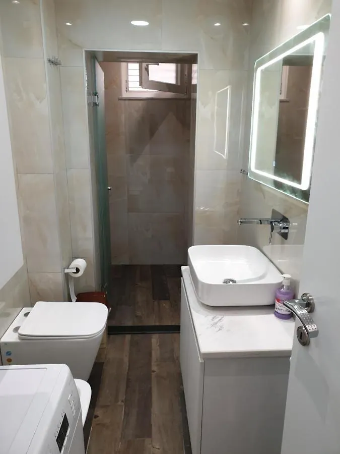 Vacation Apartment Near The Lake Apartament Afer Liqenit 포그라데츠